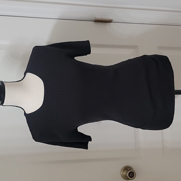 Zesica Sweaters - Zesica Size L Black Ribbed Stretchy Short Sleeve Knit Sweater, Exc. Used Cond.